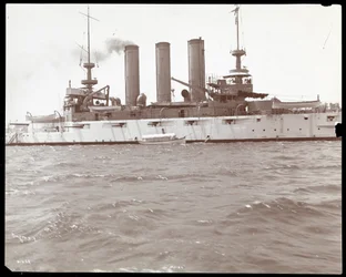 Vista lateral del U.S.S. Maine, 1906